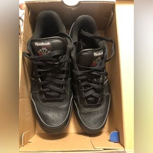 Classic Optimal Reebok Men’s Shoes 9 1/2 Black